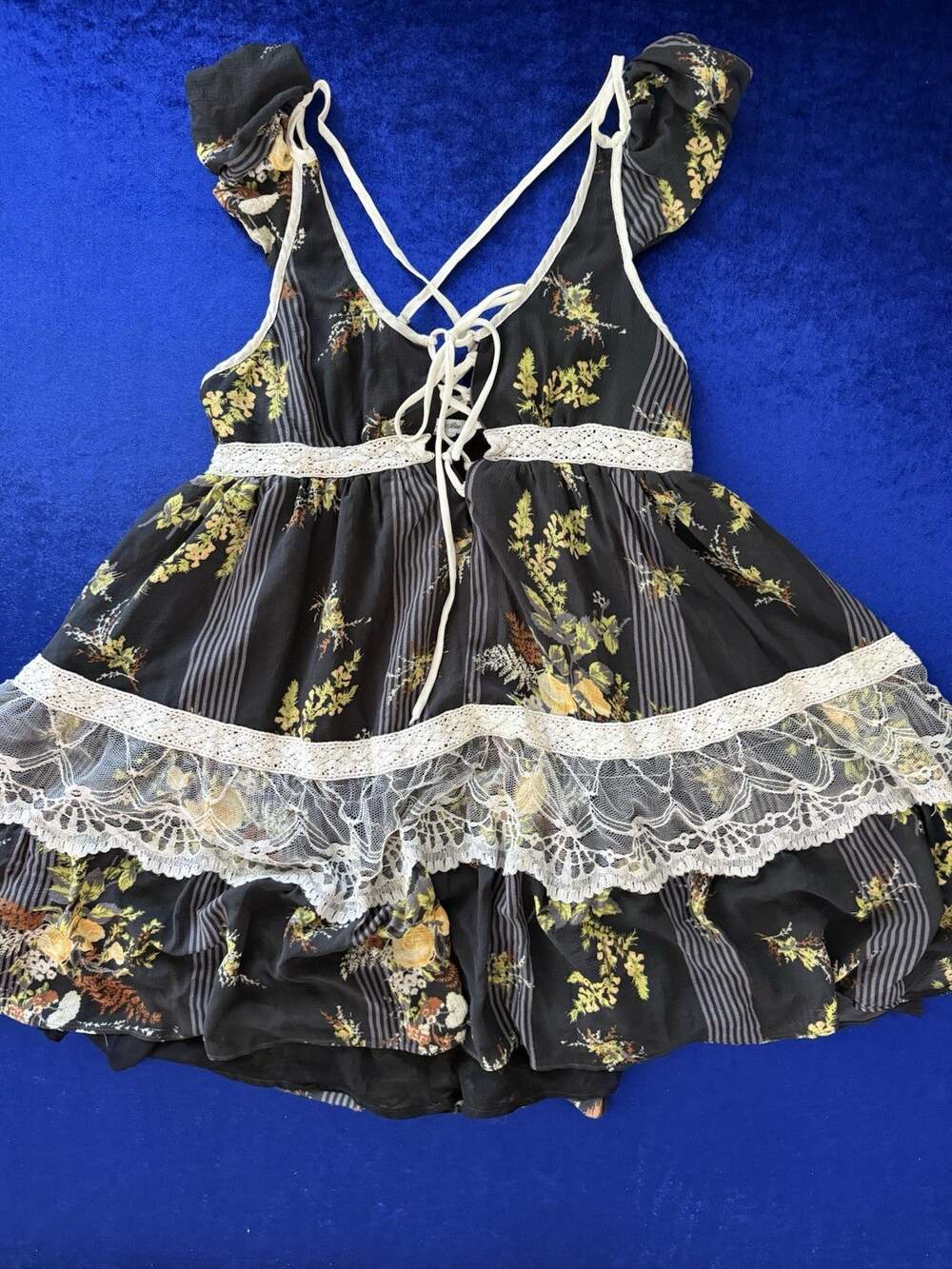 Kimchi Blue Floral Lace Up Babydoll Dress Lace Trim Sz S Y2K Coquette Fairycore
